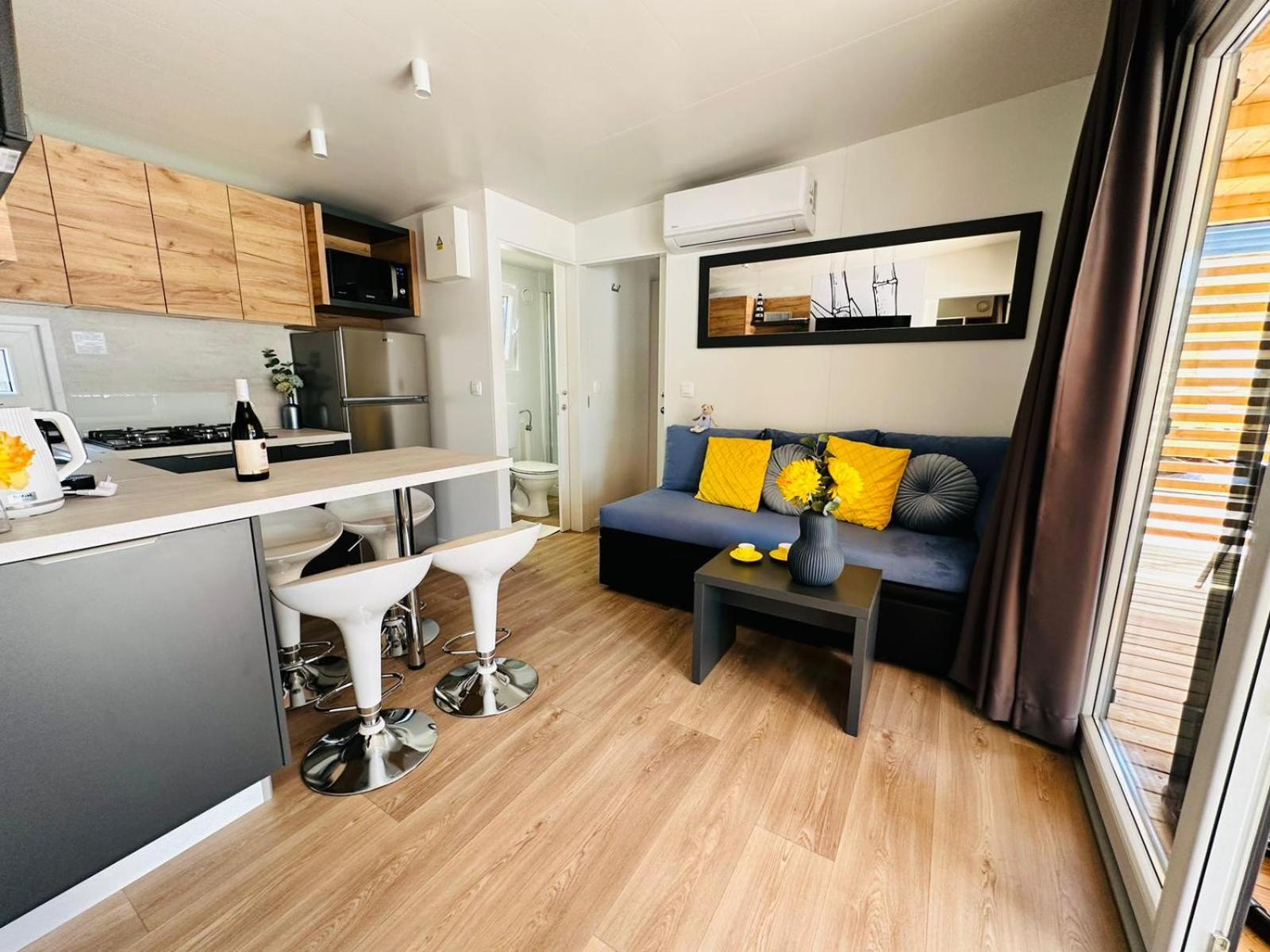 Campeggio Iris Homes Biograd Na Moru